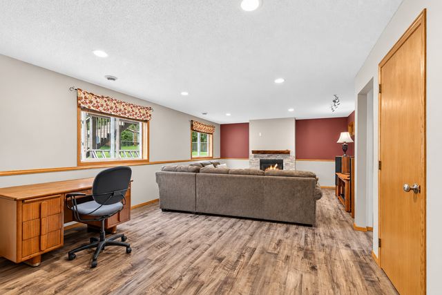 11182 Woods Edge Avenue, Becker, MN 55308