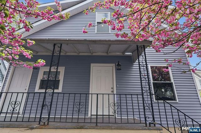 341 Diamond Bridge Avenue 2, Hawthorne, NJ 07506