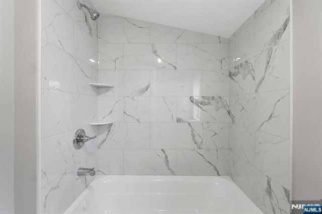 341 Diamond Bridge Avenue 2, Hawthorne, NJ 07506