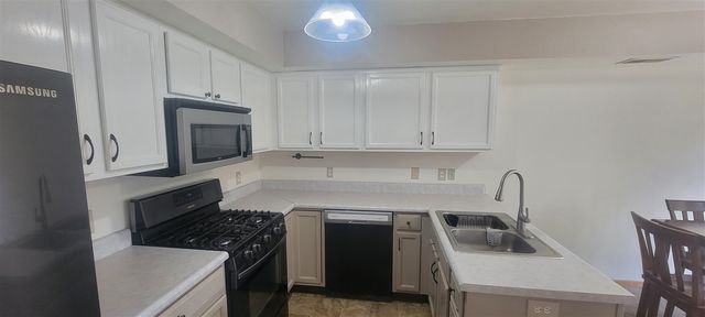 518 Lawrence Avenue 5, Wayland, MI 49348