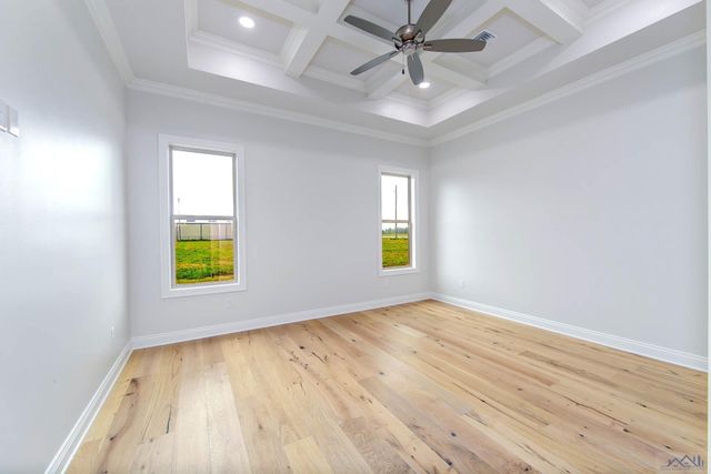 351 Ravensaide Drive, Houma, LA 70360