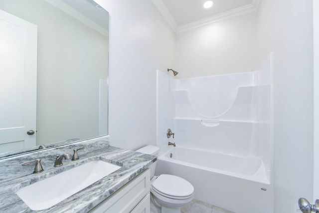 351 Ravensaide Drive, Houma, LA 70360