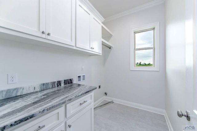 351 Ravensaide Drive, Houma, LA 70360