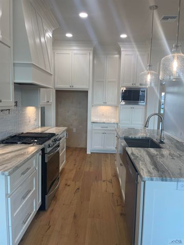 351 Ravensaide Drive, Houma, LA 70360