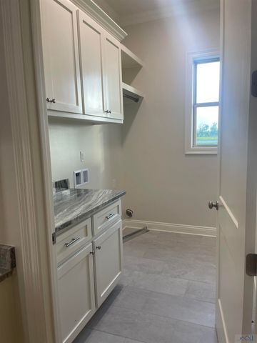 351 Ravensaide Drive, Houma, LA 70360