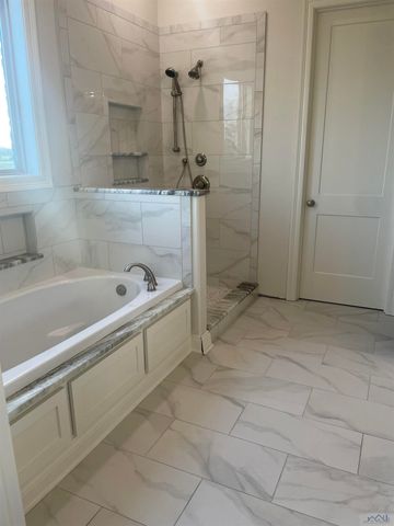 351 Ravensaide Drive, Houma, LA 70360