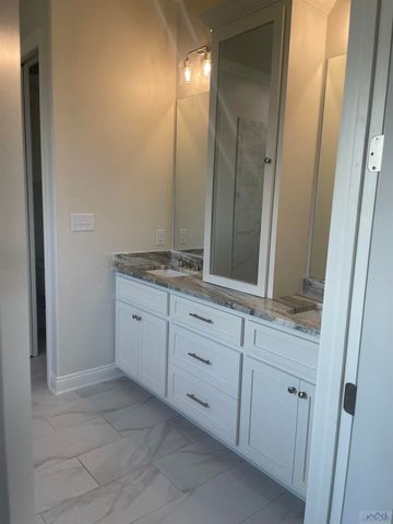 351 Ravensaide Drive, Houma, LA 70360