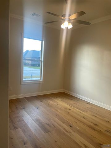 351 Ravensaide Drive, Houma, LA 70360