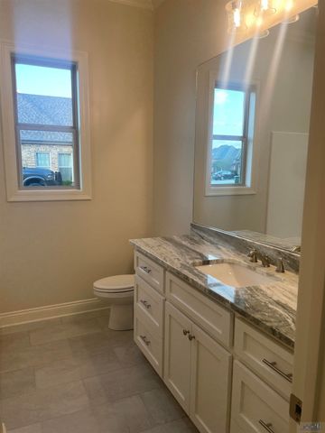 351 Ravensaide Drive, Houma, LA 70360