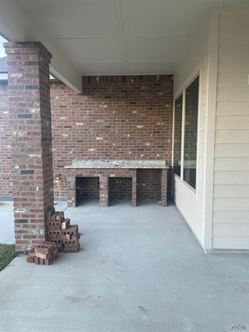 351 Ravensaide Drive, Houma, LA 70360