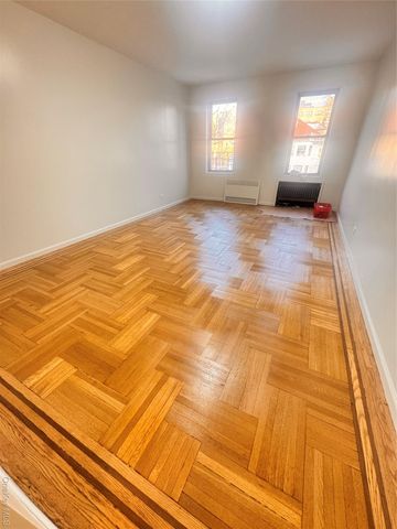 141-25 Northern Blvd B29, Flushing, NY 11354