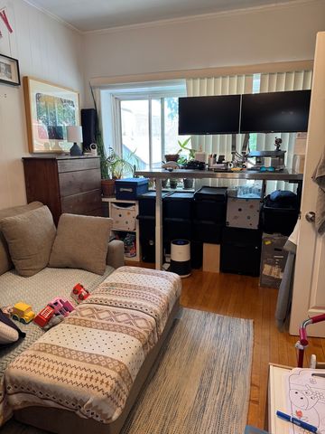 3145 S May Street 1F, Chicago, IL 60608