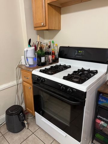 3145 S May Street 1F, Chicago, IL 60608