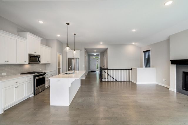1120 Pine Hill Lane, White Bear Lake, MN 55127
