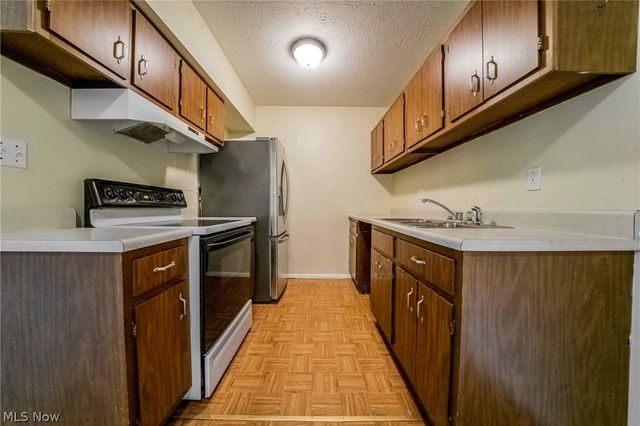 16340 Heather Lane, Middleburg Heights, OH 44130