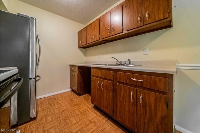 16340 Heather Lane, Middleburg Heights, OH 44130