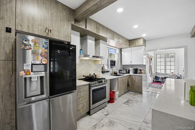 191 Cathedral Avenue, Hempstead, NY 11550