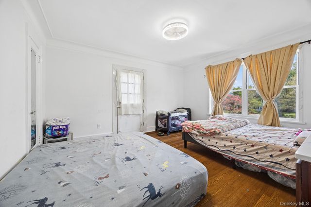 191 Cathedral Avenue, Hempstead, NY 11550