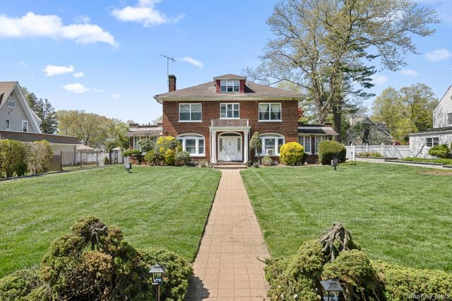 191 Cathedral Avenue, Hempstead, NY 11550
