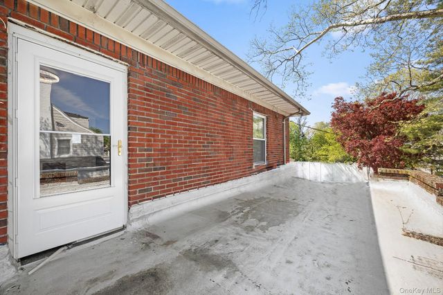 191 Cathedral Avenue, Hempstead, NY 11550