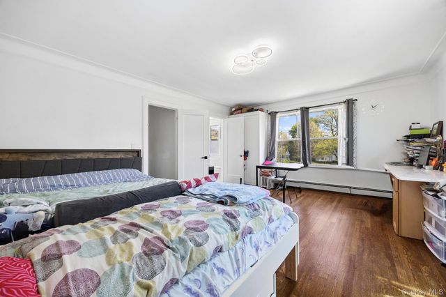 191 Cathedral Avenue, Hempstead, NY 11550