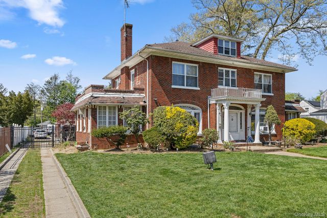 191 Cathedral Avenue, Hempstead, NY 11550