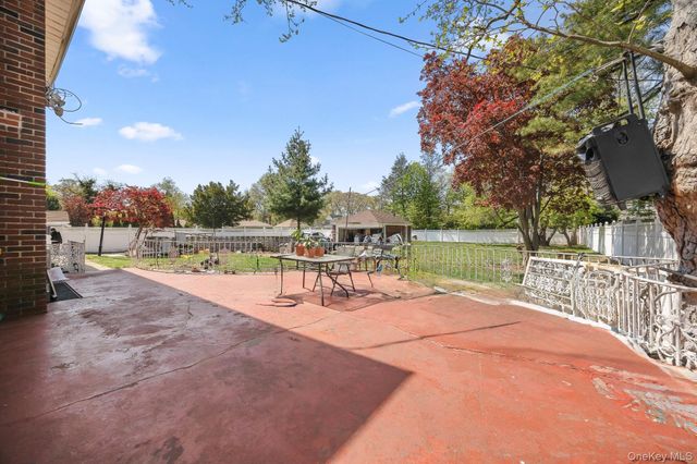 191 Cathedral Avenue, Hempstead, NY 11550