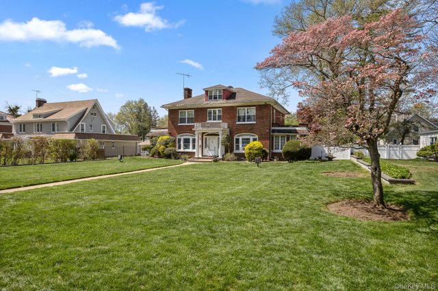 191 Cathedral Avenue, Hempstead, NY 11550