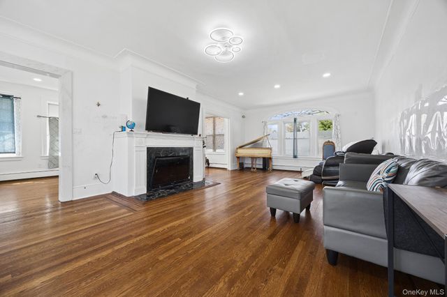 191 Cathedral Avenue, Hempstead, NY 11550