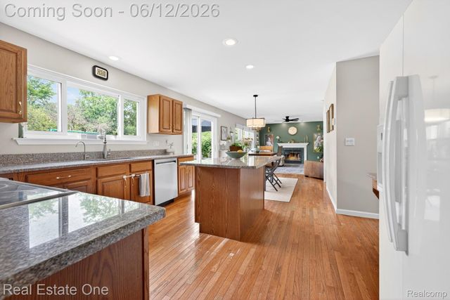 3736 Highlander Way W, Pittsfield Charter Township, MI 48108