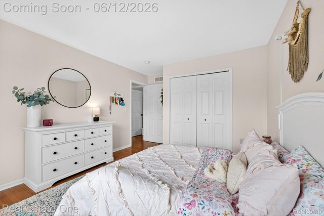 3736 Highlander Way W, Pittsfield Charter Township, MI 48108