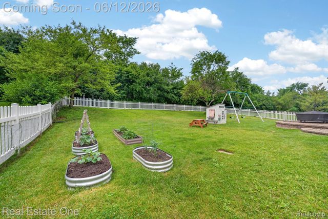 3736 Highlander Way W, Pittsfield Charter Township, MI 48108