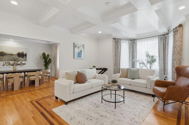 340 S Main St, Andover, MA 01810