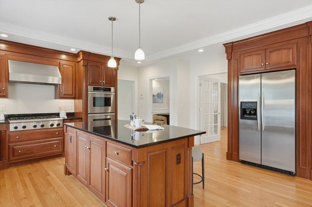 340 S Main St, Andover, MA 01810