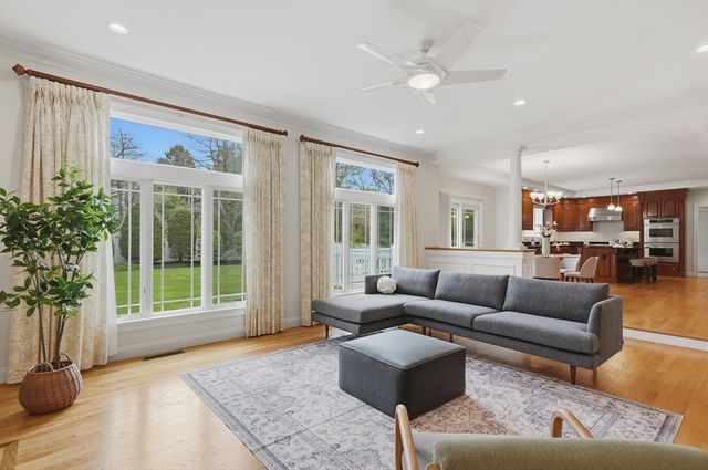 340 S Main St, Andover, MA 01810