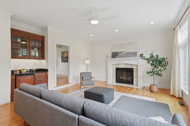 340 S Main St, Andover, MA 01810