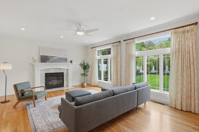 340 S Main St, Andover, MA 01810