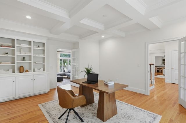 340 S Main St, Andover, MA 01810