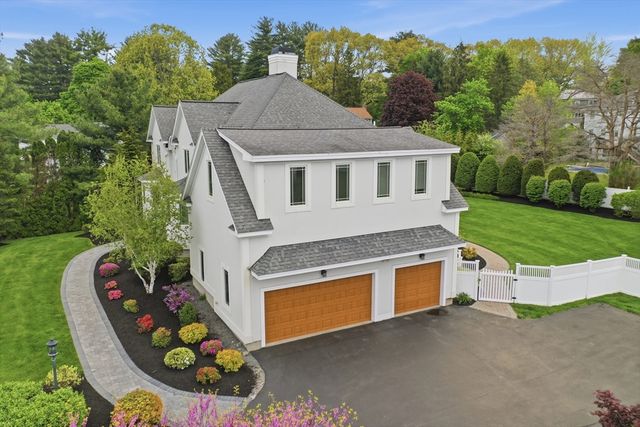 340 S Main St, Andover, MA 01810