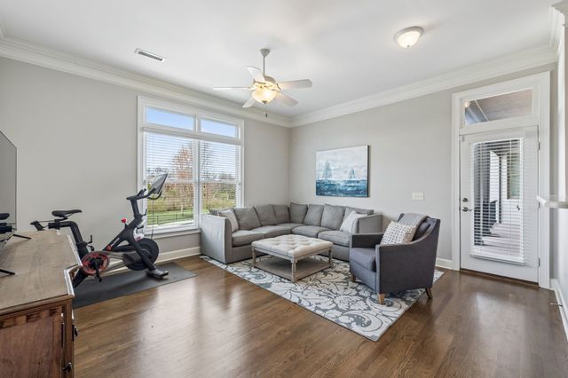 121 Tattnall Ct, Gallatin, TN 37066