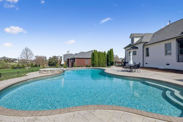 121 Tattnall Ct, Gallatin, TN 37066