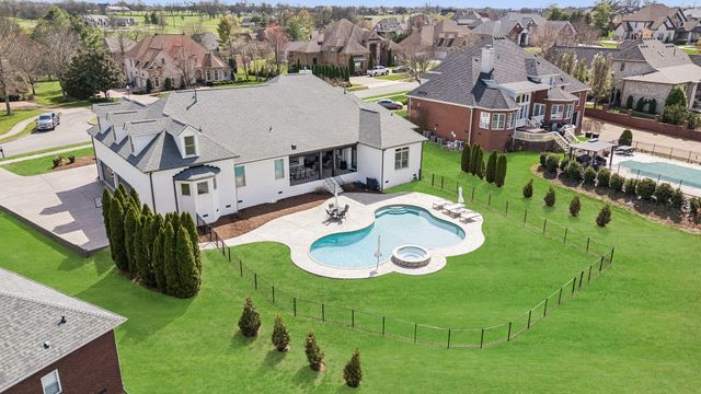 121 Tattnall Ct, Gallatin, TN 37066