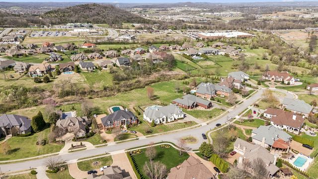 121 Tattnall Ct, Gallatin, TN 37066