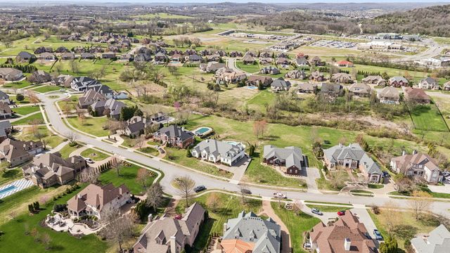 121 Tattnall Ct, Gallatin, TN 37066