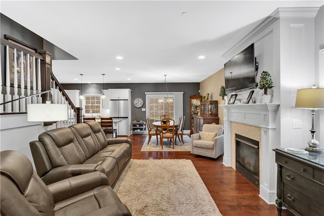 709 Crosswinds Dr, Peters Twp, PA 15317