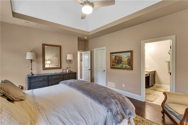 709 Crosswinds Dr, Peters Twp, PA 15317