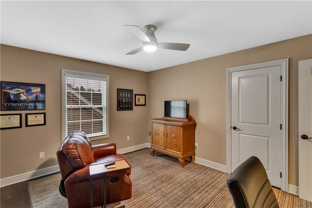 709 Crosswinds Dr, Peters Twp, PA 15317