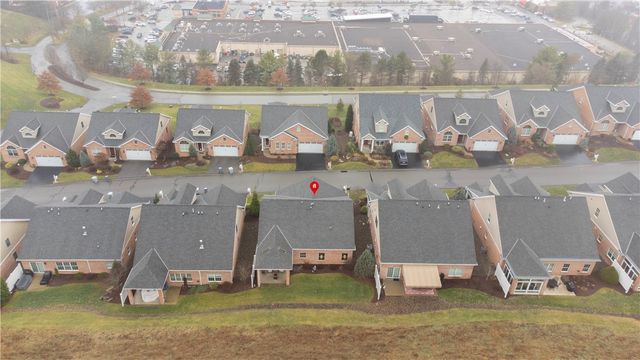 709 Crosswinds Dr, Peters Twp, PA 15317