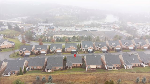 709 Crosswinds Dr, Peters Twp, PA 15317