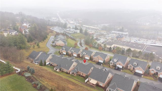 709 Crosswinds Dr, Peters Twp, PA 15317